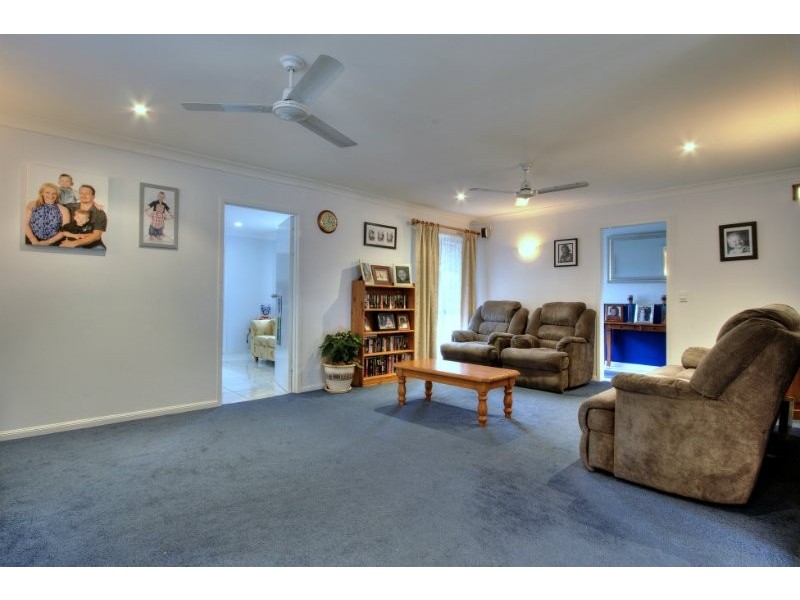 31 Lobelia Avenue, Daisy Hill QLD 4127