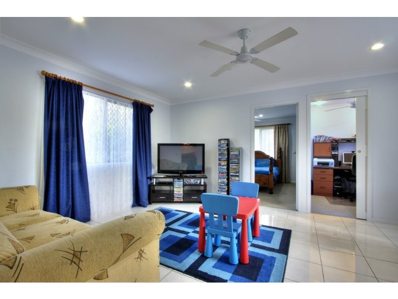 31 Lobelia Avenue, Daisy Hill QLD 4127