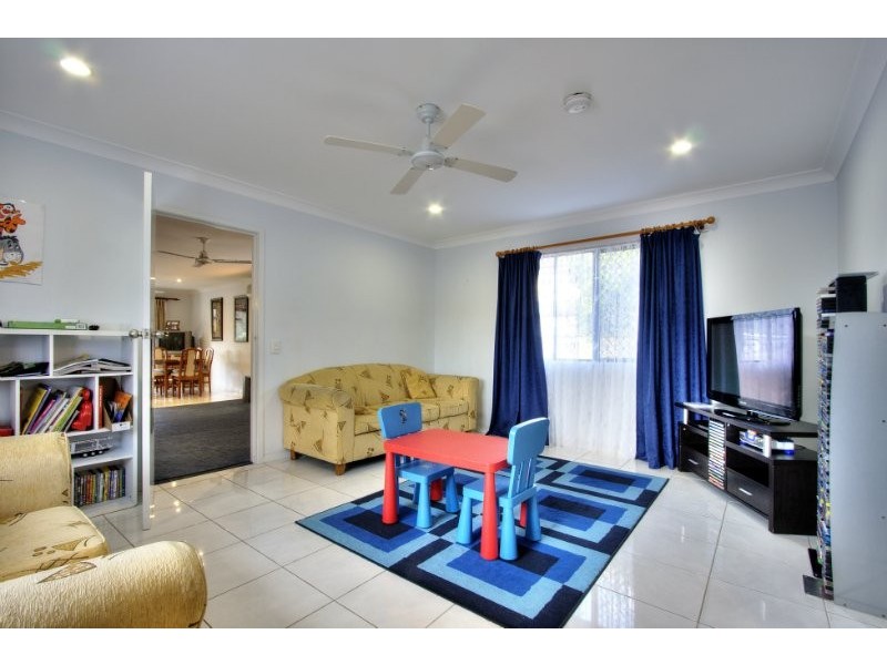 31 Lobelia Avenue, Daisy Hill QLD 4127