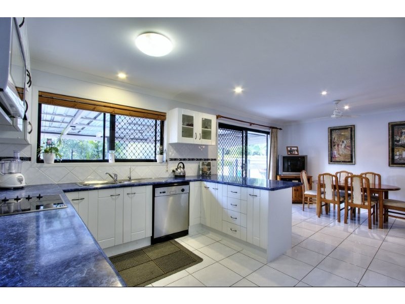 31 Lobelia Avenue, Daisy Hill QLD 4127