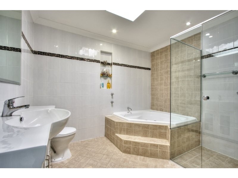 31 Lobelia Avenue, Daisy Hill QLD 4127