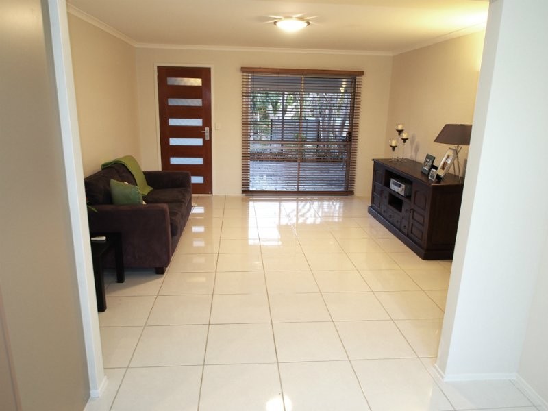 8 Trinette Street, Shailer Park QLD 4128