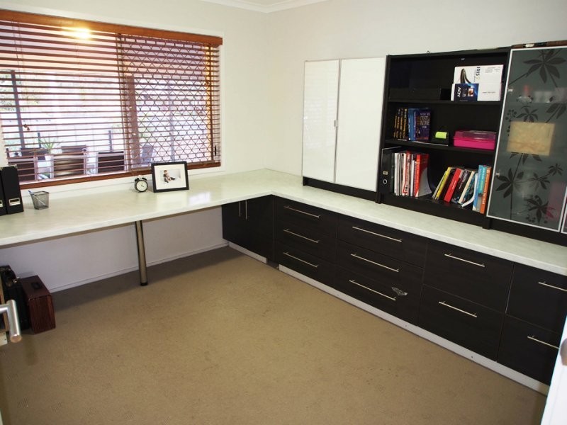 8 Trinette Street, Shailer Park QLD 4128