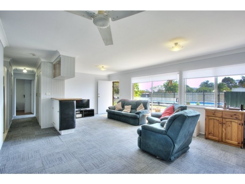 16 Boronia Avenue, Daisy Hill QLD 4127