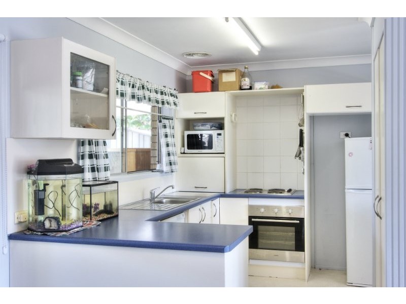 16 Boronia Avenue, Daisy Hill QLD 4127