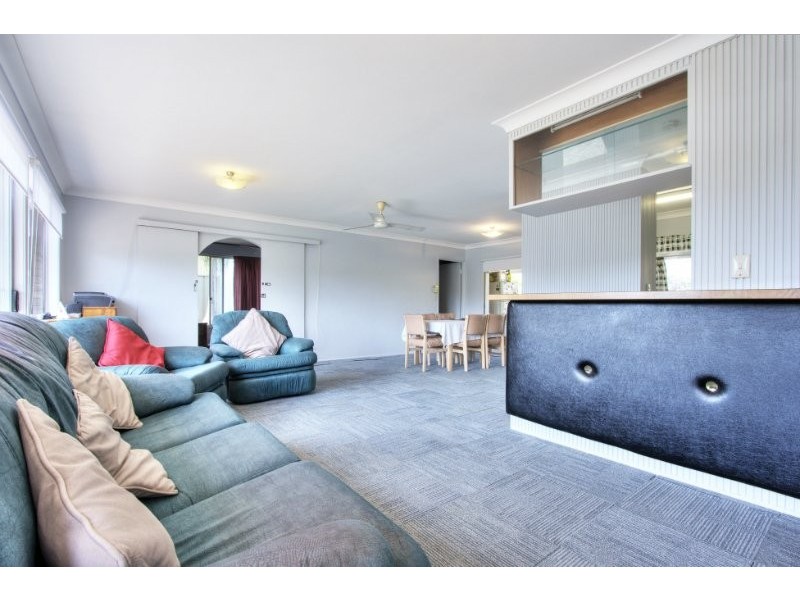 16 Boronia Avenue, Daisy Hill QLD 4127