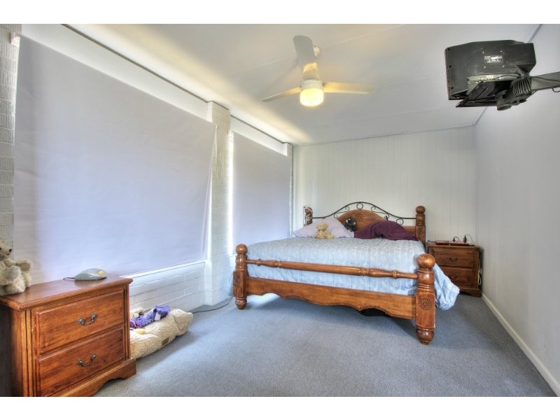 16 Boronia Avenue, Daisy Hill QLD 4127