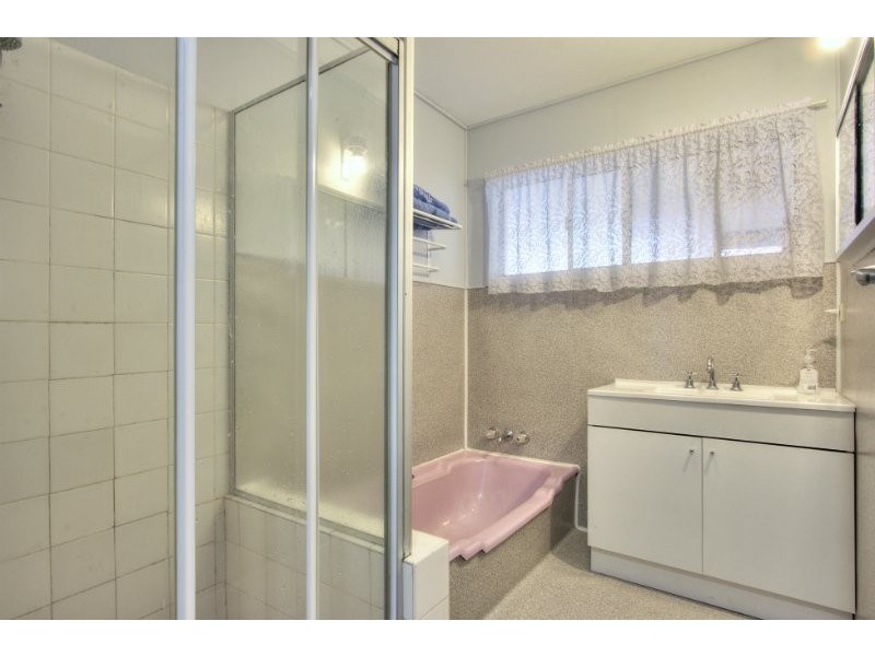 16 Boronia Avenue, Daisy Hill QLD 4127