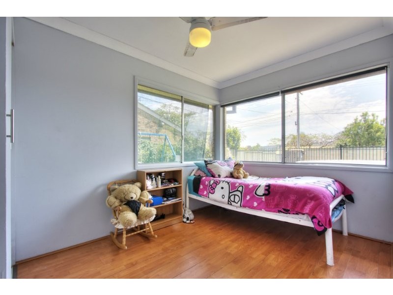 16 Boronia Avenue, Daisy Hill QLD 4127