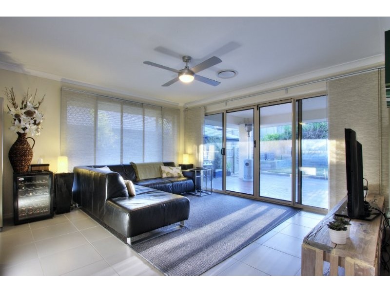 4 Stoneleigh Way, Holmview QLD 4207
