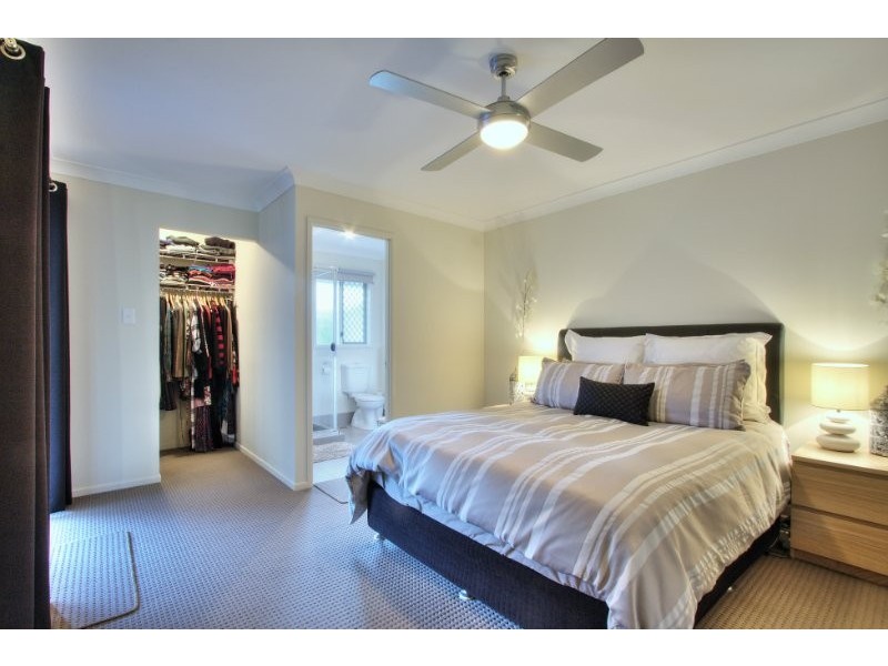4 Stoneleigh Way, Holmview QLD 4207