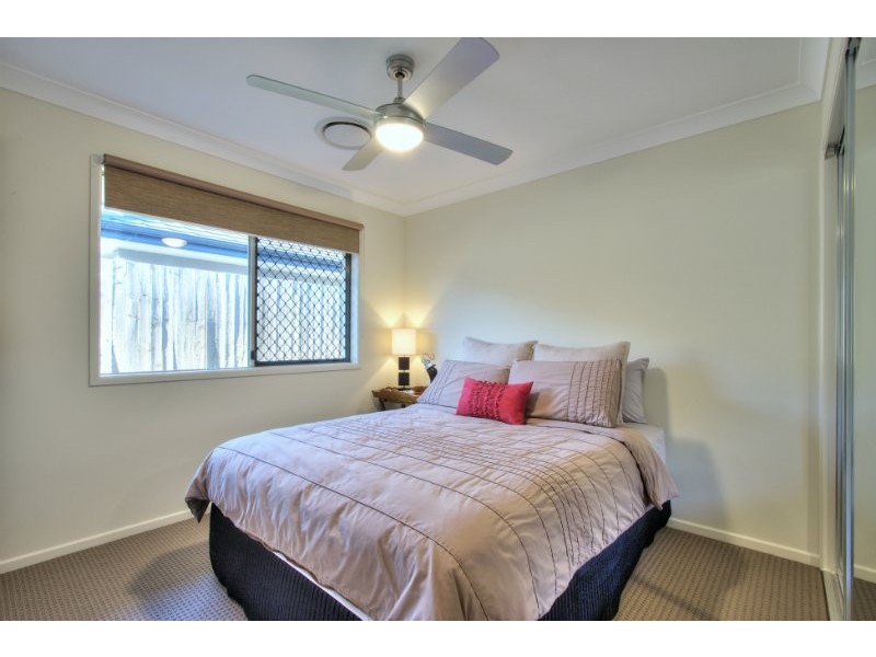 4 Stoneleigh Way, Holmview QLD 4207