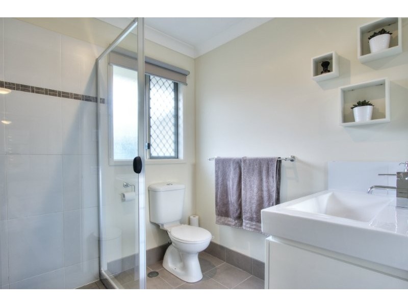 4 Stoneleigh Way, Holmview QLD 4207