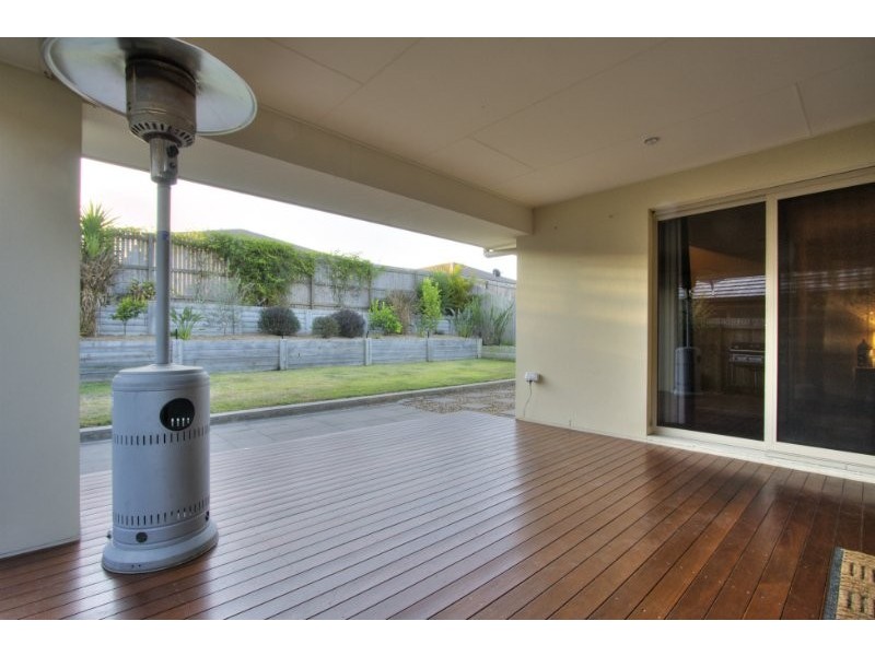 4 Stoneleigh Way, Holmview QLD 4207