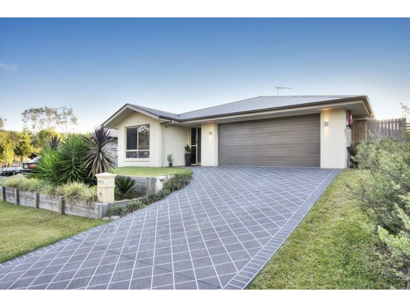 4 Stoneleigh Way, Holmview QLD 4207