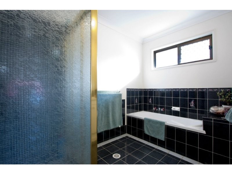 7 Maggie Court, Edens Landing QLD 4207