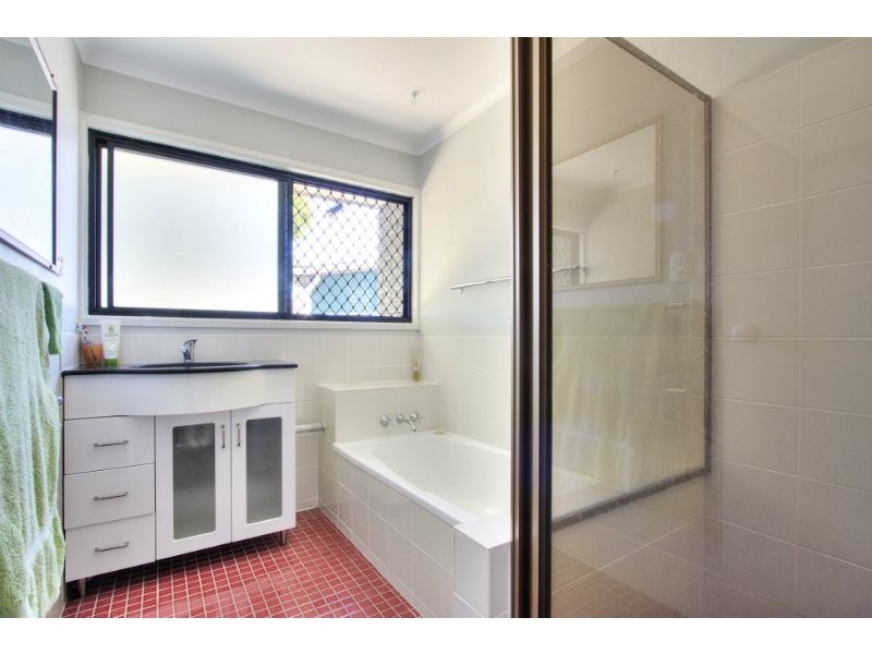 8 Kenthurst Crescent, Rochedale South QLD 4123