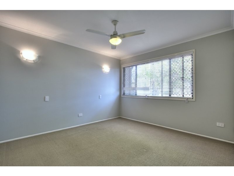 8 Kenthurst Crescent, Rochedale South QLD 4123