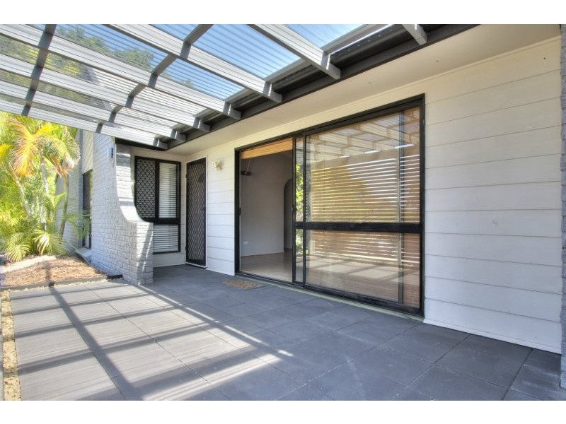 8 Kenthurst Crescent, Rochedale South QLD 4123
