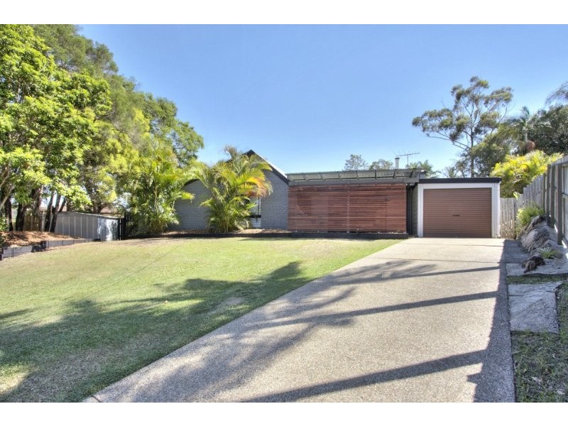 8 Kenthurst Crescent, Rochedale South QLD 4123