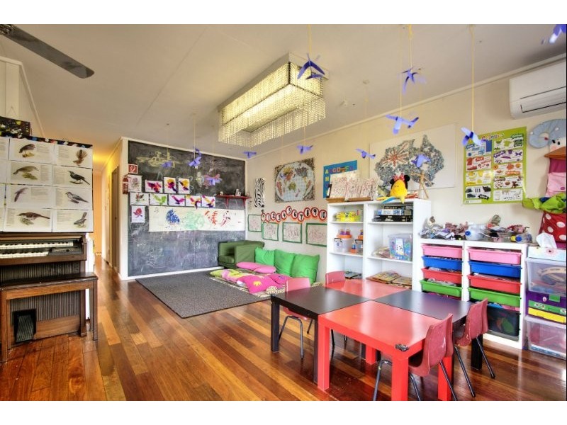 8 Avoca Street, Woodridge QLD 4114