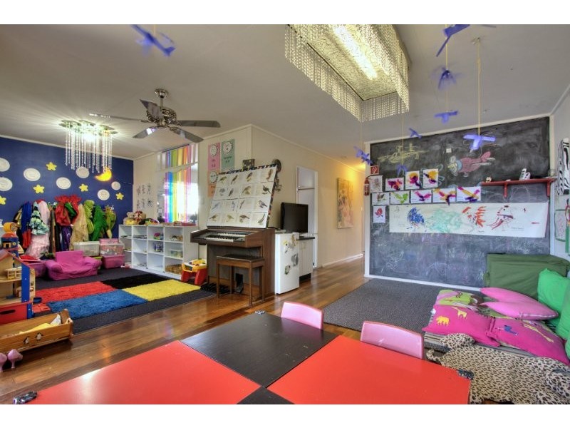 8 Avoca Street, Woodridge QLD 4114