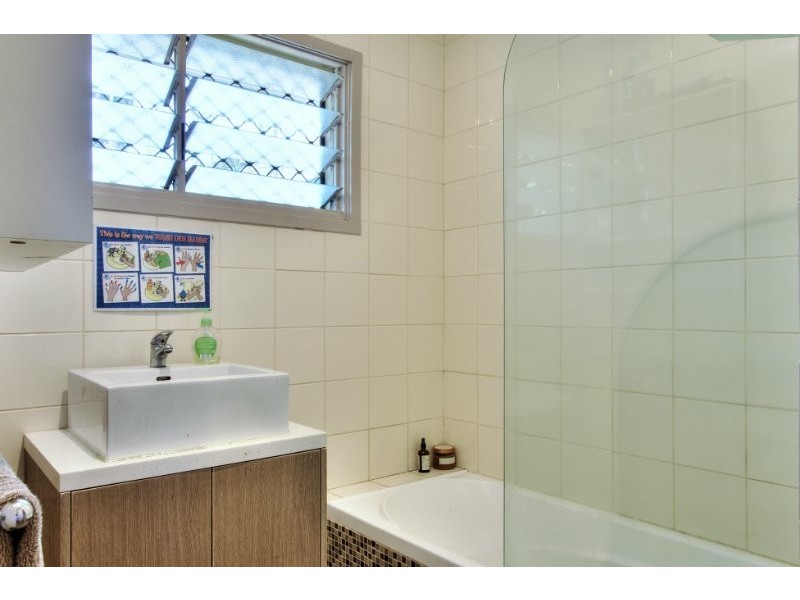 8 Avoca Street, Woodridge QLD 4114