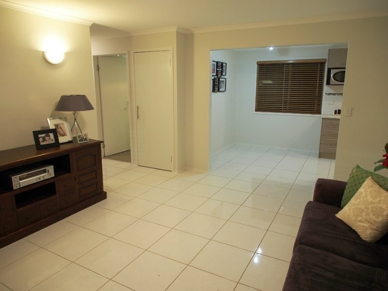 8 Trinette Street, Shailer Park QLD 4128