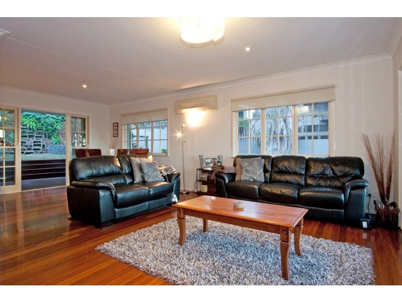 11 Holyoake Drive, Daisy Hill QLD 4127