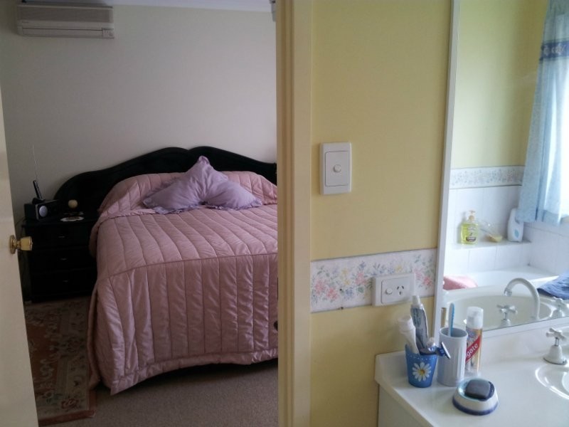 23 Eira Crescent, Edens Landing QLD 4207