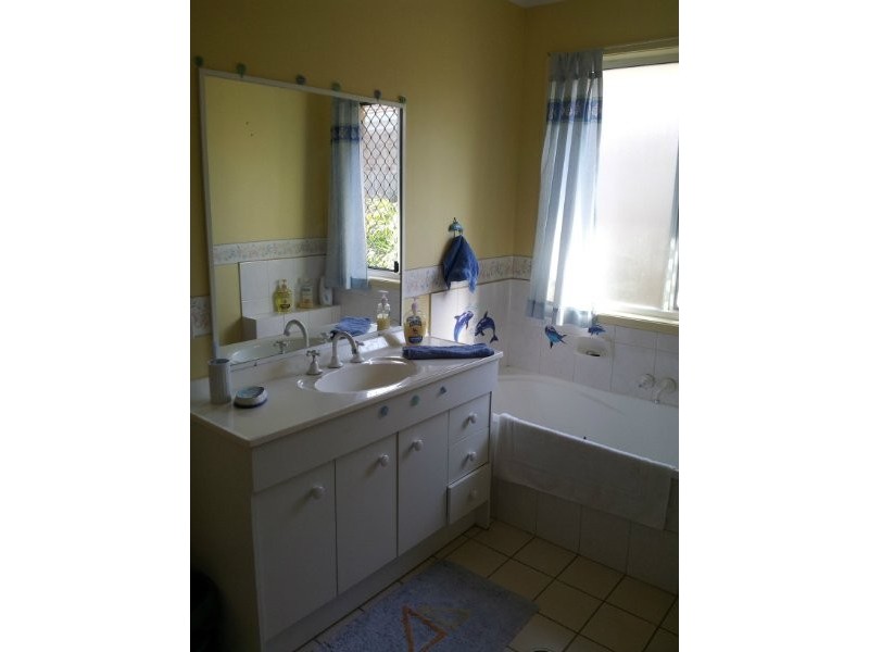 23 Eira Crescent, Edens Landing QLD 4207