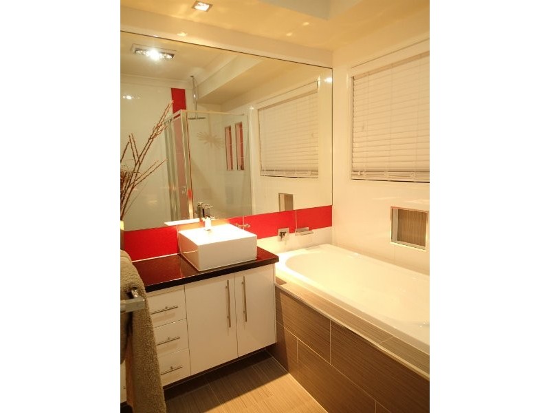 15 Lakeland Court, Loganholme QLD 4129