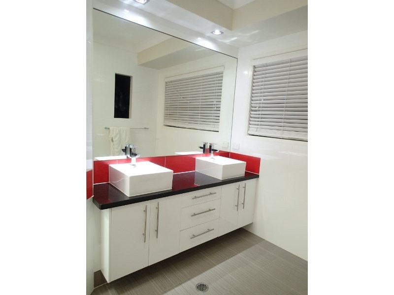 15 Lakeland Court, Loganholme QLD 4129