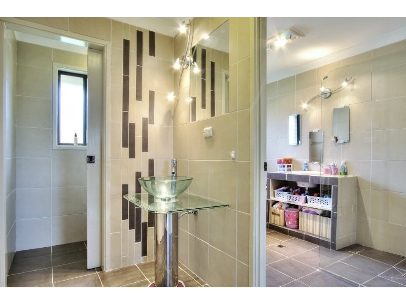 24 Adelong Road, Shailer Park QLD 4128