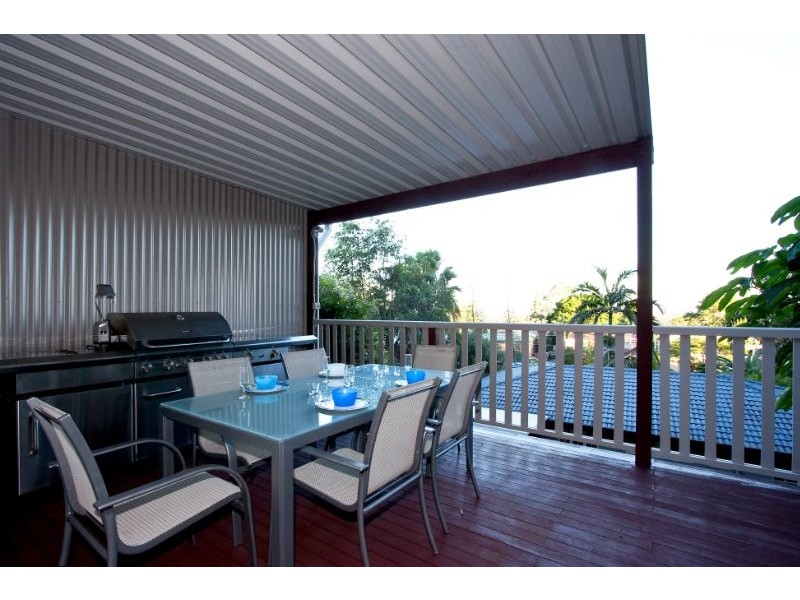 11 Holyoake Drive, Daisy Hill QLD 4127