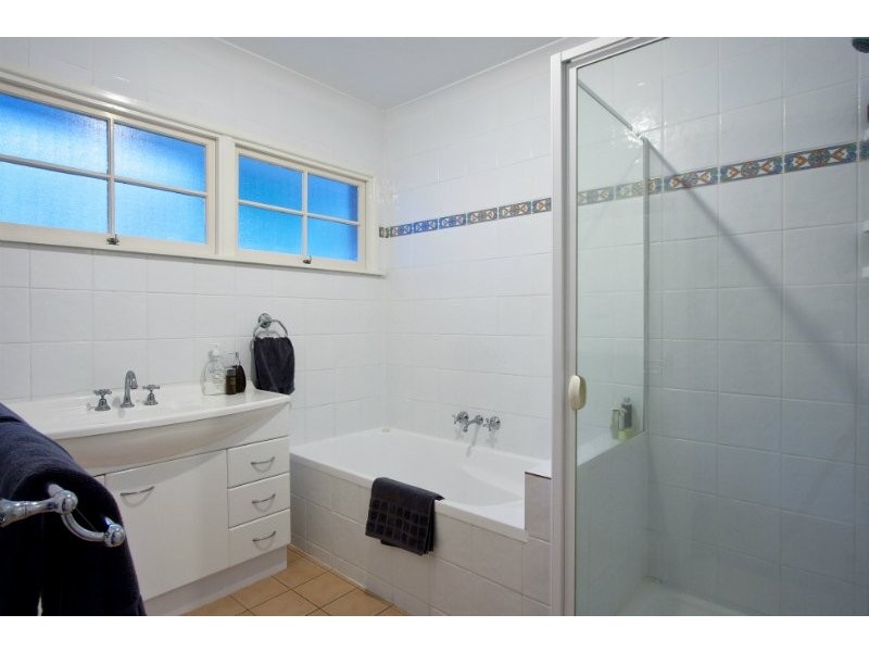 11 Holyoake Drive, Daisy Hill QLD 4127