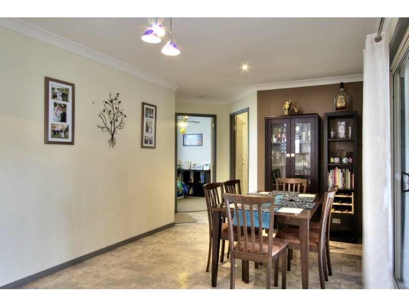 8 Jitra Place, Tanah Merah QLD 4128