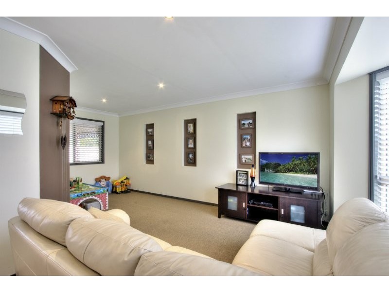 8 Jitra Place, Tanah Merah QLD 4128