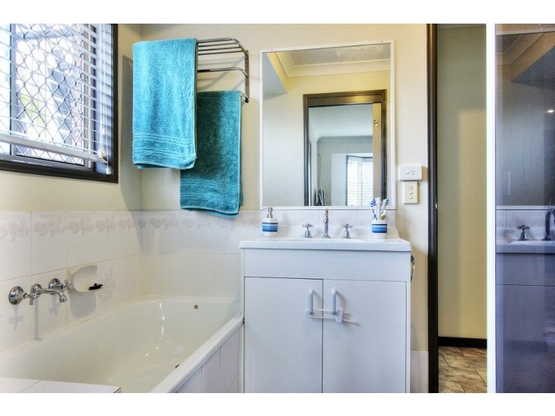 8 Jitra Place, Tanah Merah QLD 4128