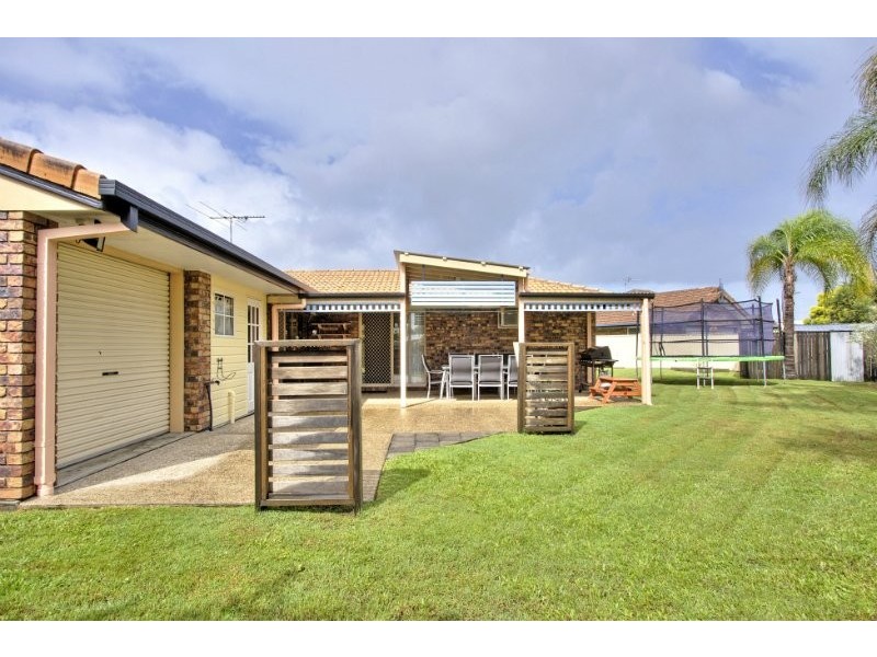 8 Jitra Place, Tanah Merah QLD 4128