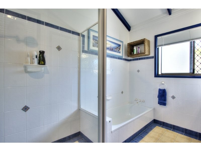 52 Raelene Terrace, Springwood QLD 4127