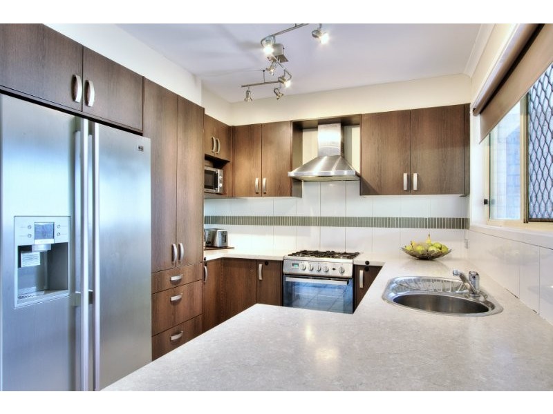 4 Troy Close, Edens Landing QLD 4207