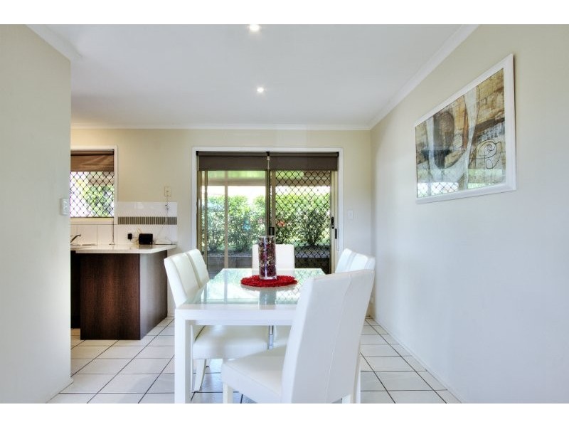 4 Troy Close, Edens Landing QLD 4207