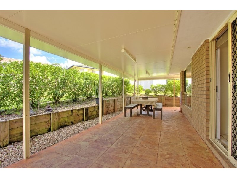 4 Troy Close, Edens Landing QLD 4207