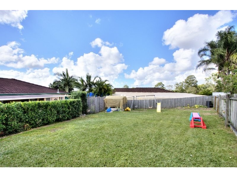 4 Troy Close, Edens Landing QLD 4207