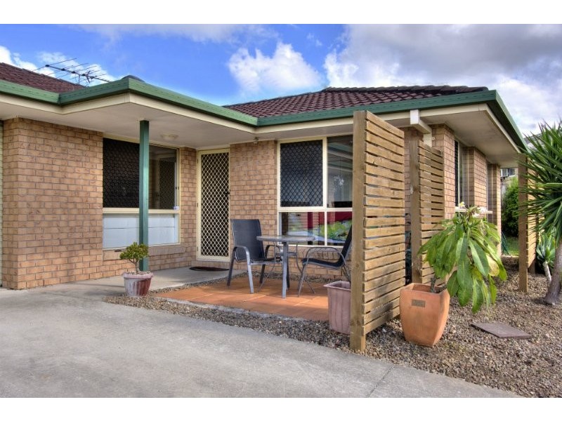 4 Troy Close, Edens Landing QLD 4207