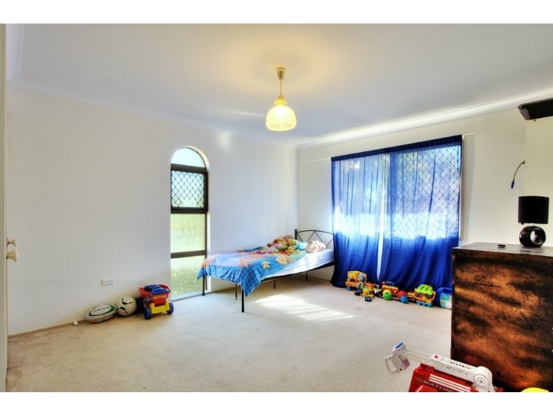3 Boronia Avenue, Daisy Hill QLD 4127