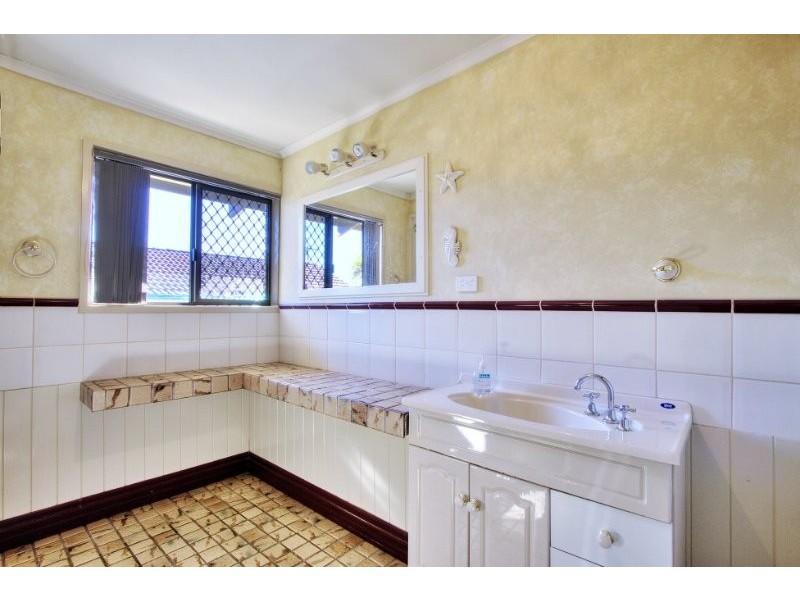3 Boronia Avenue, Daisy Hill QLD 4127