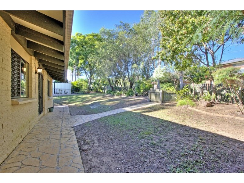 3 Boronia Avenue, Daisy Hill QLD 4127