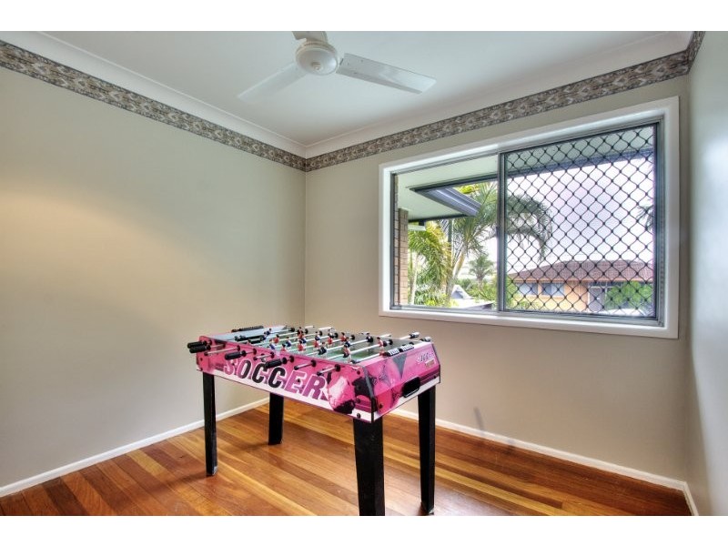 15 Lauretta Avenue, Springwood QLD 4127